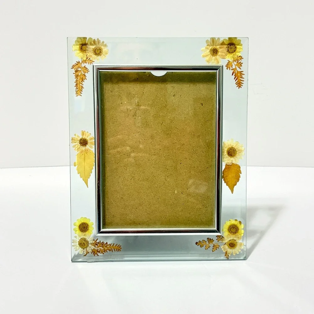 Pressed Flower Glass Photo Frame Yellow Daisy Fern Botanical 4x6 Tabletop Silver - Picture 3 of 16